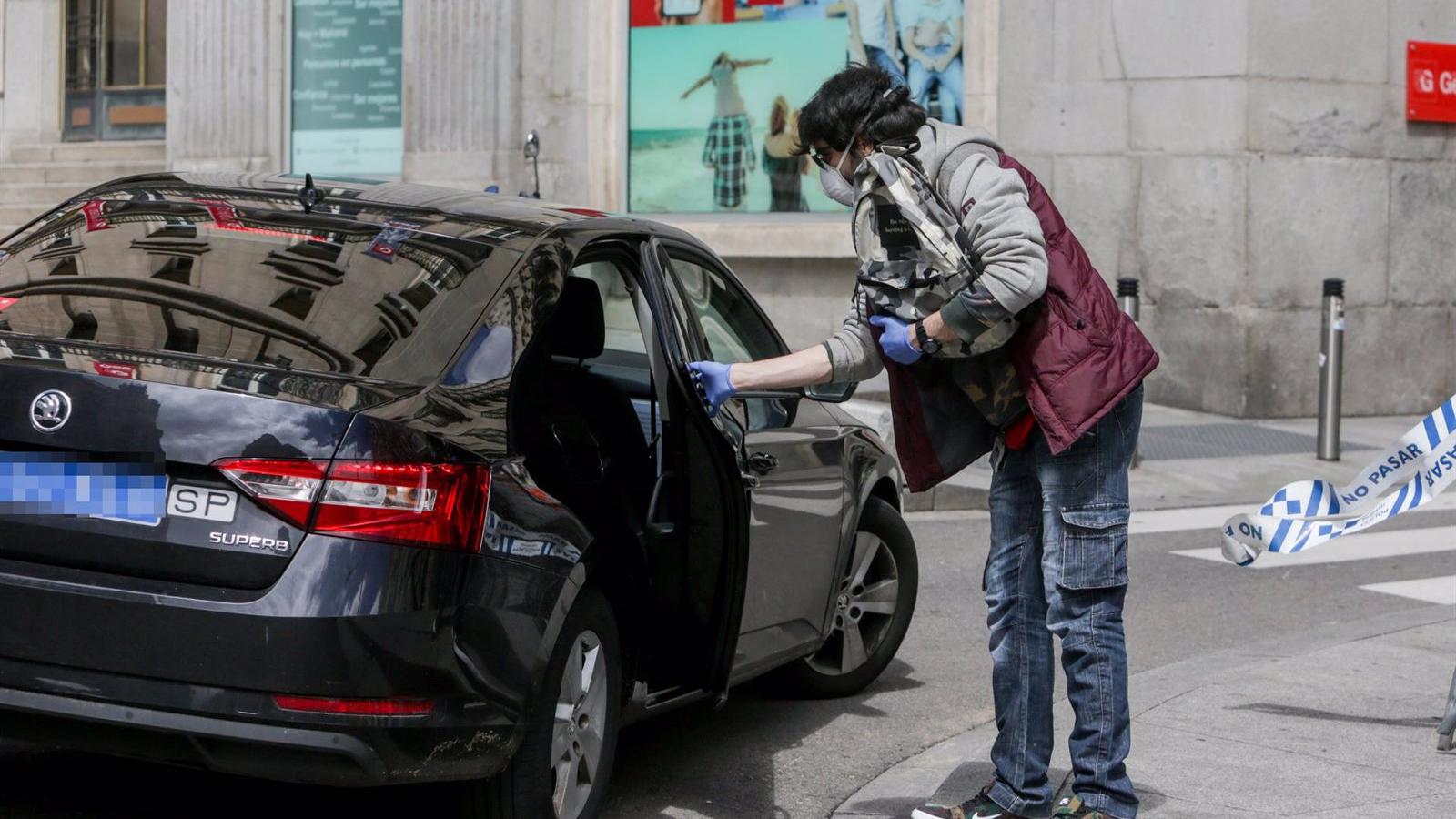 La Comunidad asegura que la regulación de los VTC permitirá el transporte urbano y la "coexistencia" con el taxi