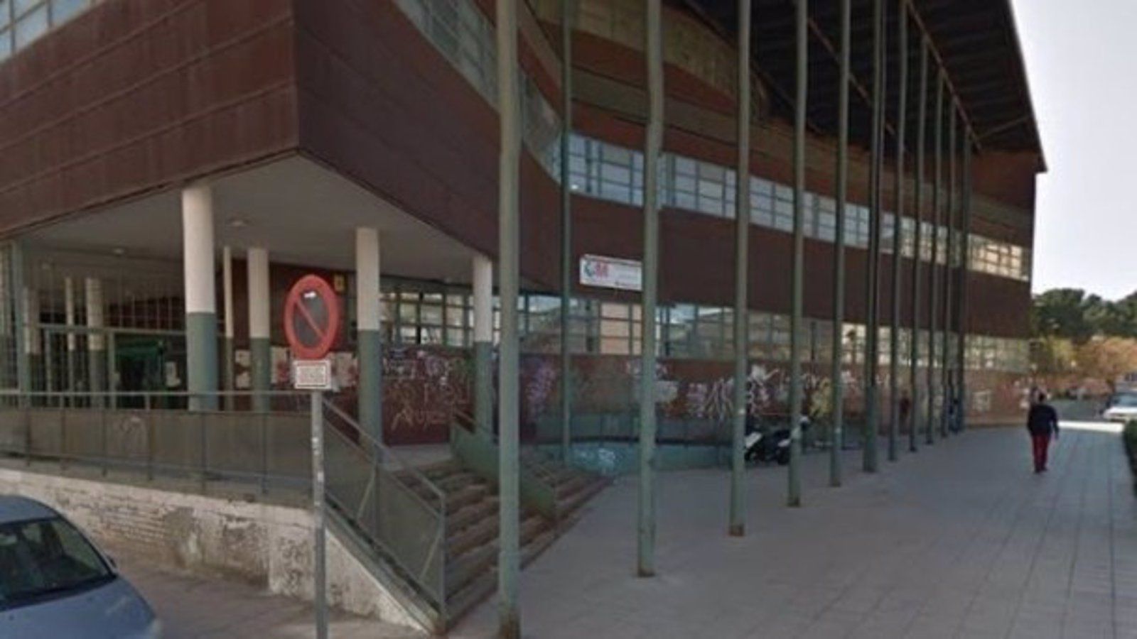Abatido por la policía un hombre que amenazaba con un cuchillo a viandantes junto a un centro de salud de Villaverde