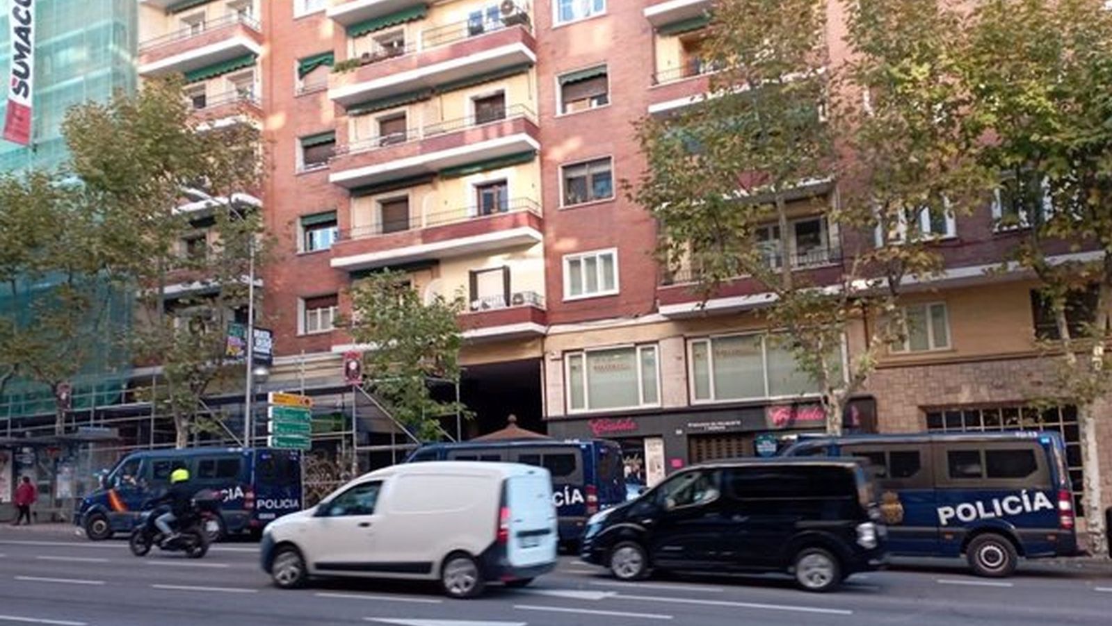 Desalojado sin incidentes la casa okupada de 'La Traba', en Delicias
