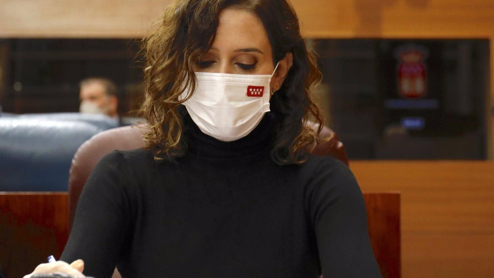 Díaz Ayuso acusa al Gobierno central de "dar la espalda" a la memoria de la Transición