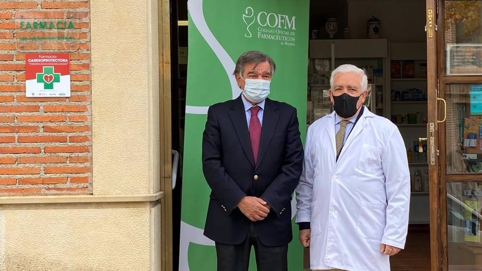 Cinco municipios madrileños de menos de 1.000 habitantes contarán con desfibrilador en sus farmacias