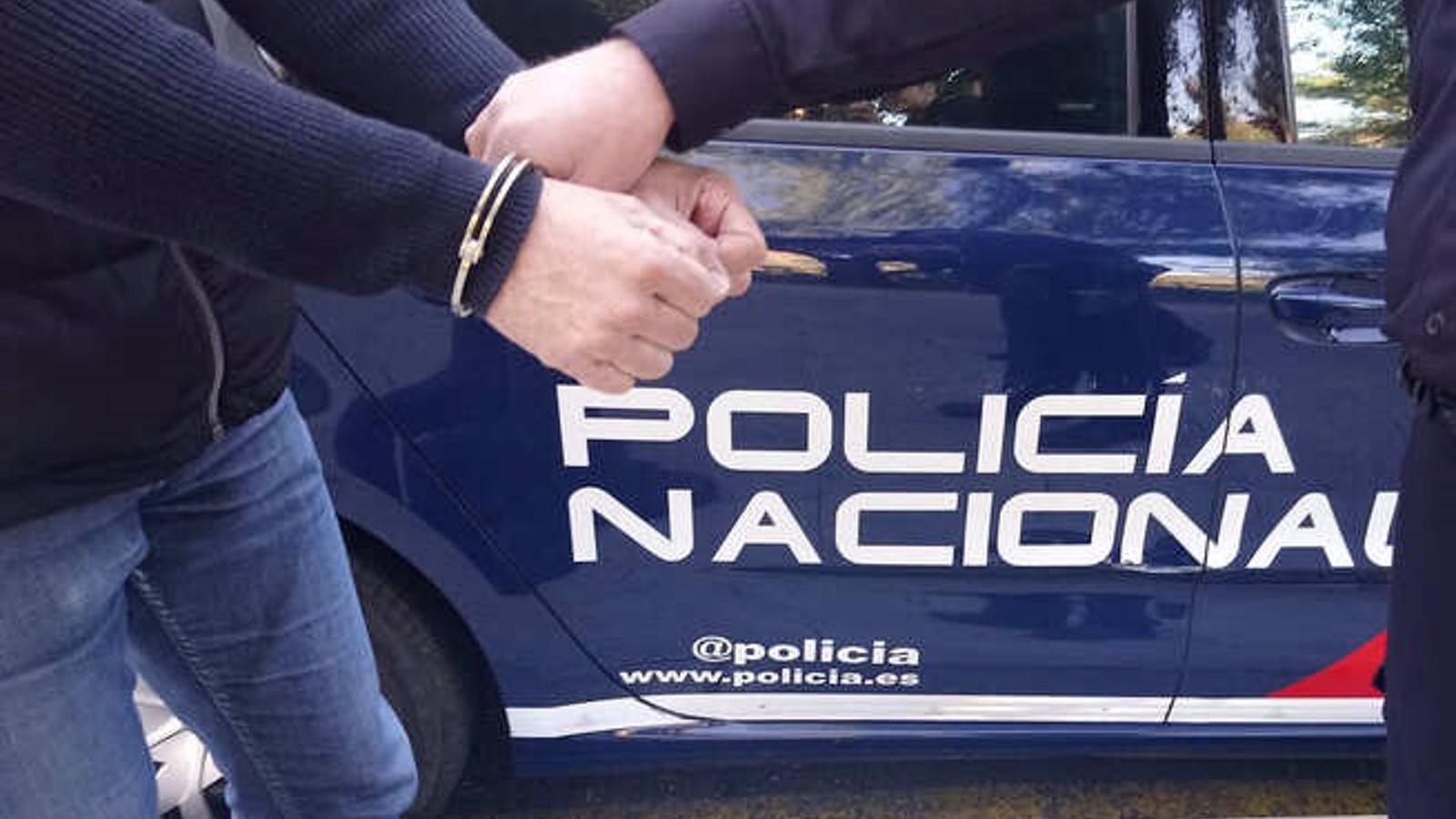 Detenido un hombre que asaltó violentamente a una anciana en silla de ruedas para robarle el bolso en Lavapiés