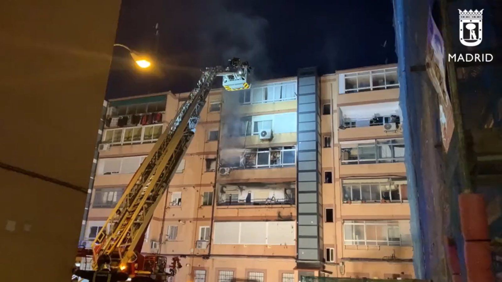 La Policía descubre un laboratorio de cocaína en el piso incendiado en Usera