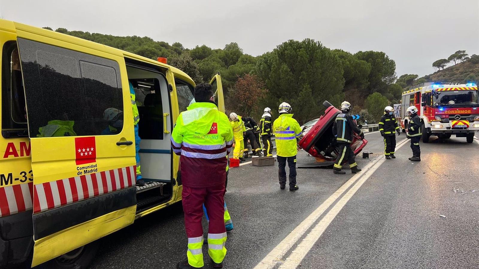 Muere una persona y tres resultan heridas en un accidente de tráfico en la M-501 de Navas del Rey