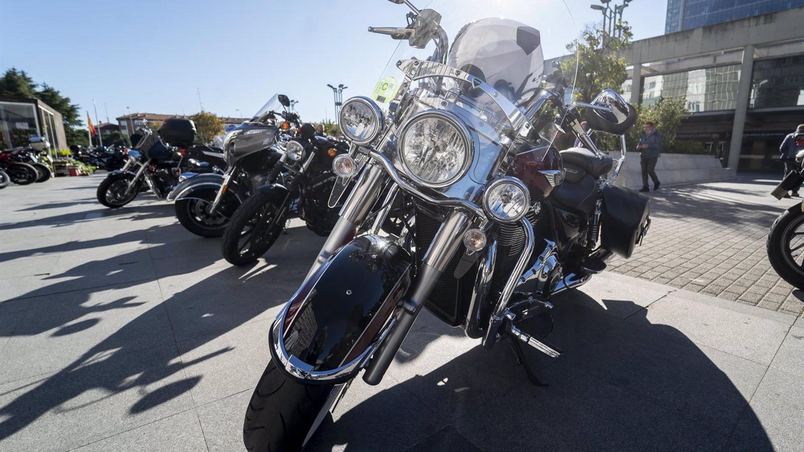 Patinetes, motos y bicicletas acumulan casi 124.000 multas por mal estacionamiento este 2021 en Madrid