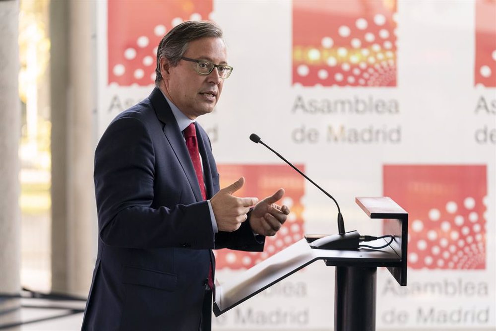 Serrano espera que la izquierda "reflexione" tras inadmitirse la querella contra Díaz Ayuso