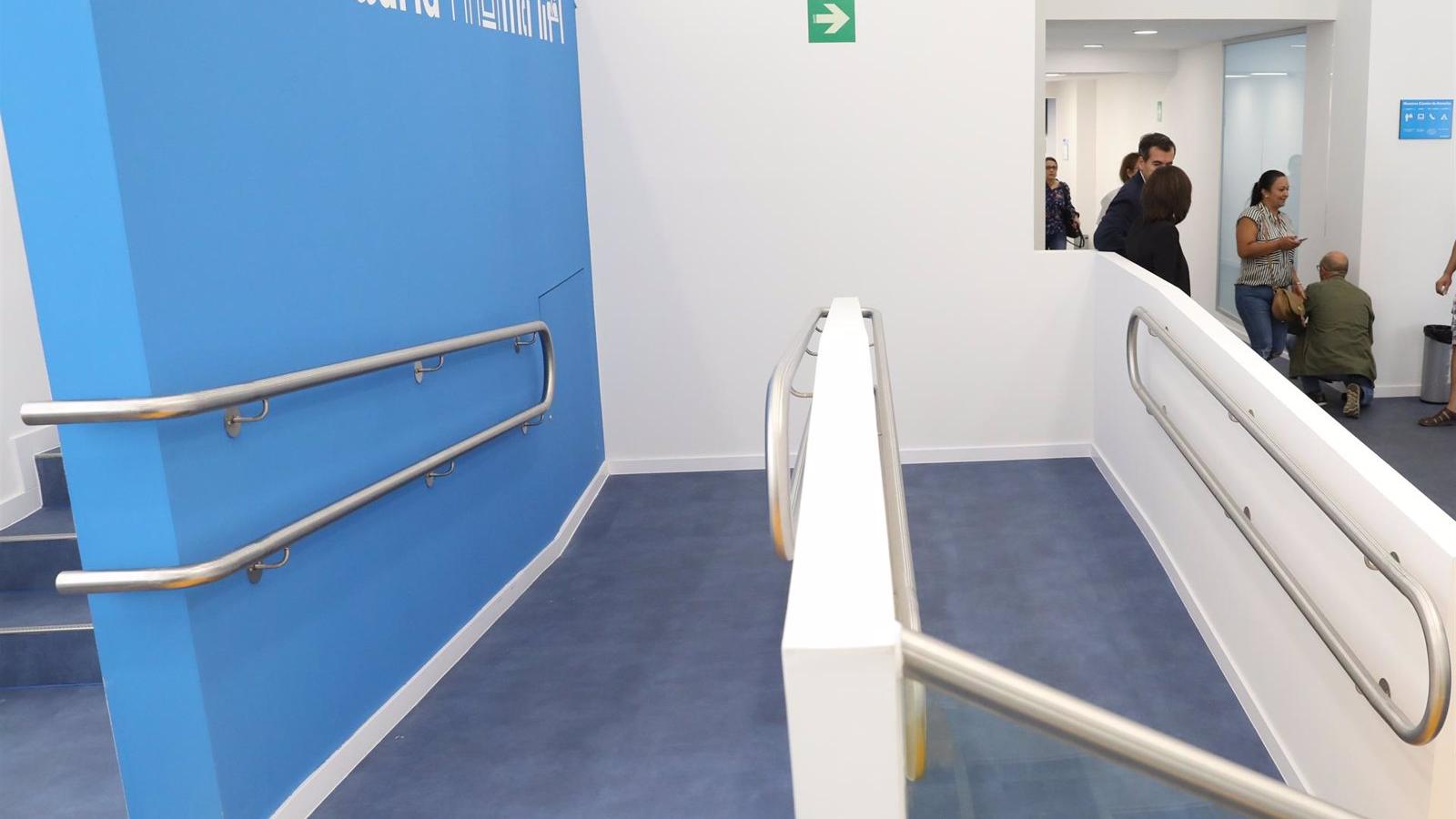 Línea Madrid atenderá también a través de redes sociales o chat online