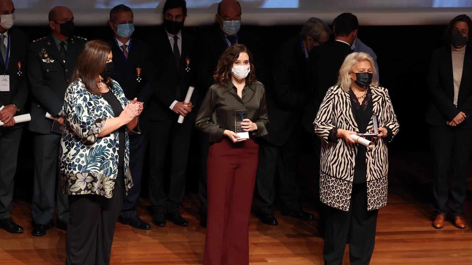 Díaz Ayuso rechaza el "buenismo etarra" para buscar "favores públicos"