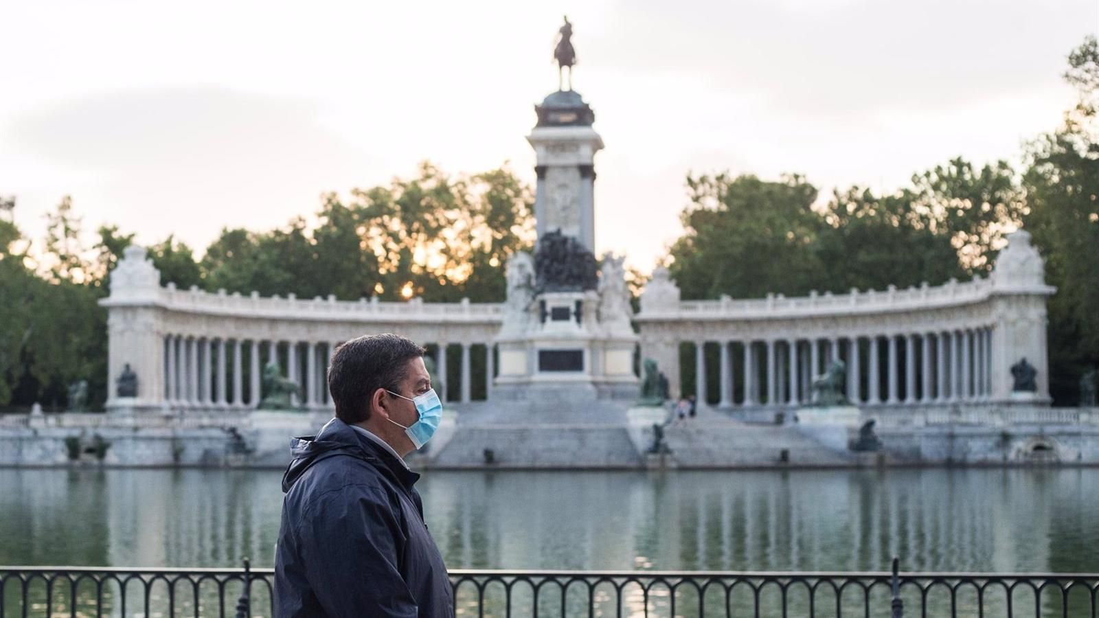 El Retiro y otros ocho grandes parques balizan zonas ante condiciones meteorológicas adversas