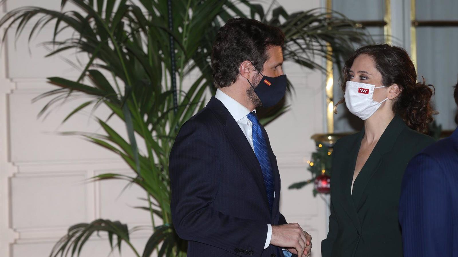 Rajoy presenta su libro 'Política para adultos' y provoca el encuentro de Casado y Ayuso tras 40 días