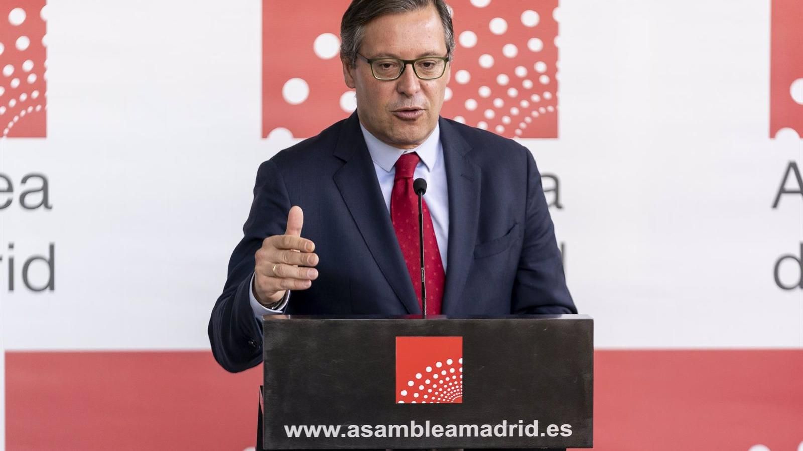 Alfonso Serrano no ve "polémica" en que García Egea no acuda al acto de la Constitución de Ayuso