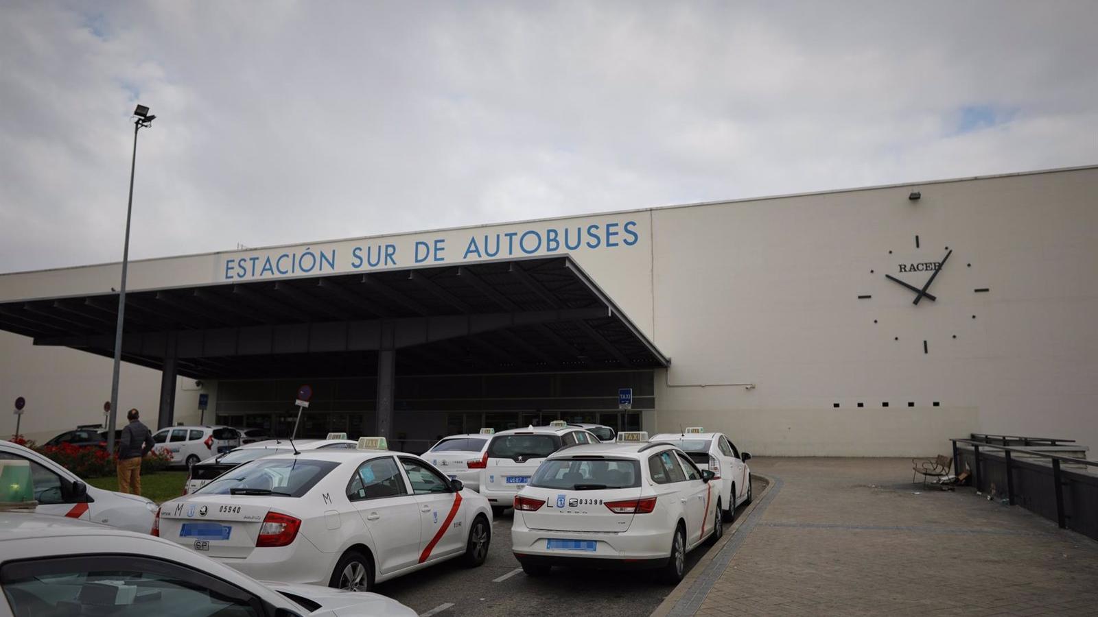Arrestado un conductor por arrollar a un guardia de seguridad en la Estación Sur de Autobuses tras discutir