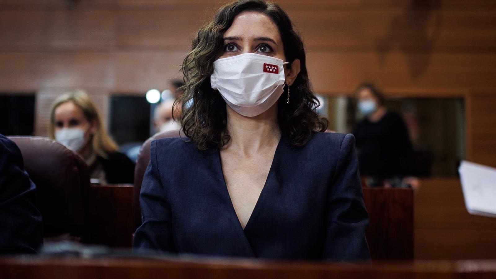 Díaz Ayuso, a la izquierda: "No vamos a derogar ninguna ley LGTBI. Dejen de colectivizar a homosexuales y transexuales"