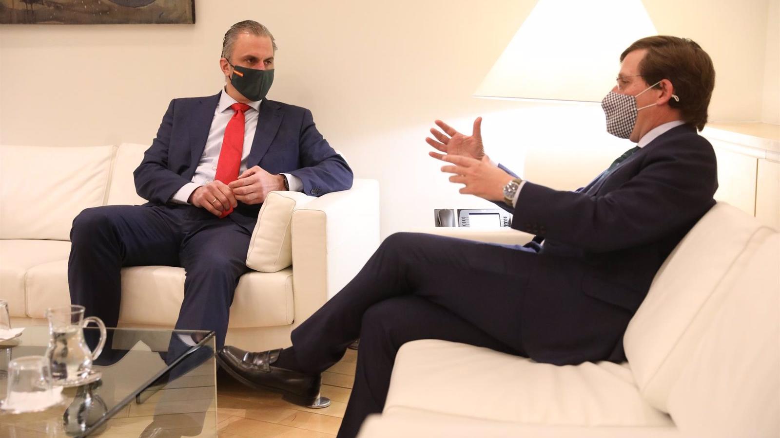 Martínez-Almeida cree que Vox ya se ha aplicado el "cordón sanitario" y está "donde lo quiere la izquierda"