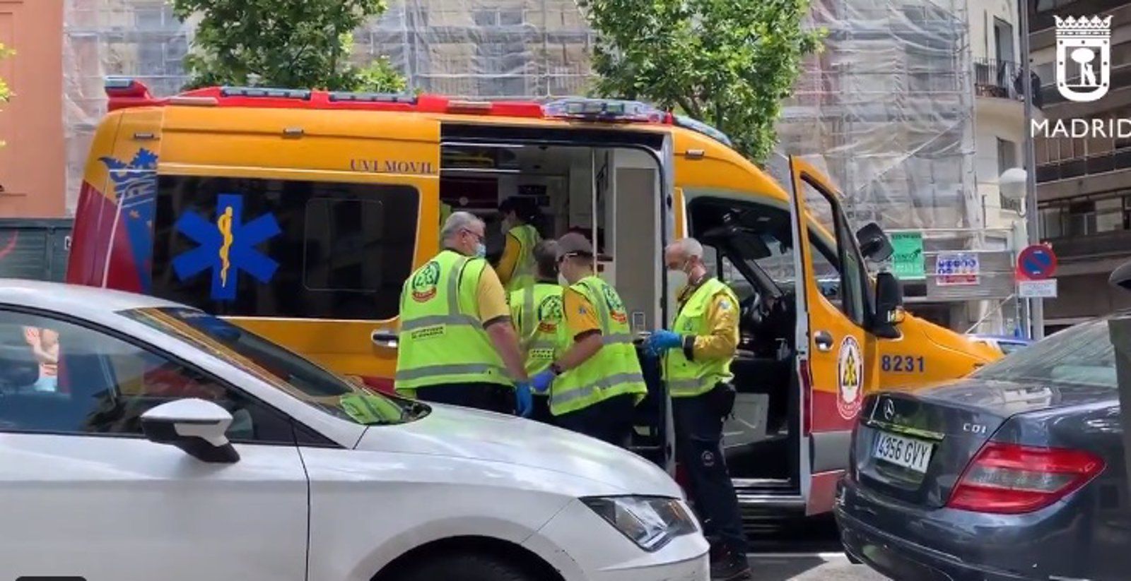 Heridos cinco jóvenes, dos de ellos graves, tras colisionar contra un muro en Embajadores