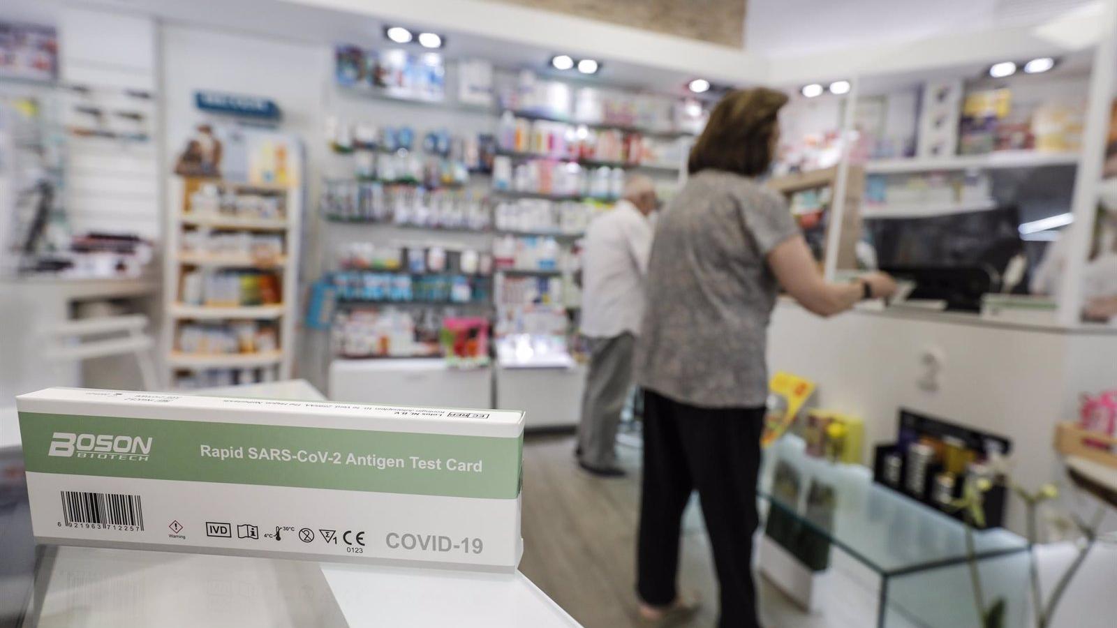 La región recibe la primera partida de test de antígenos para el reparto gratuito en farmacias