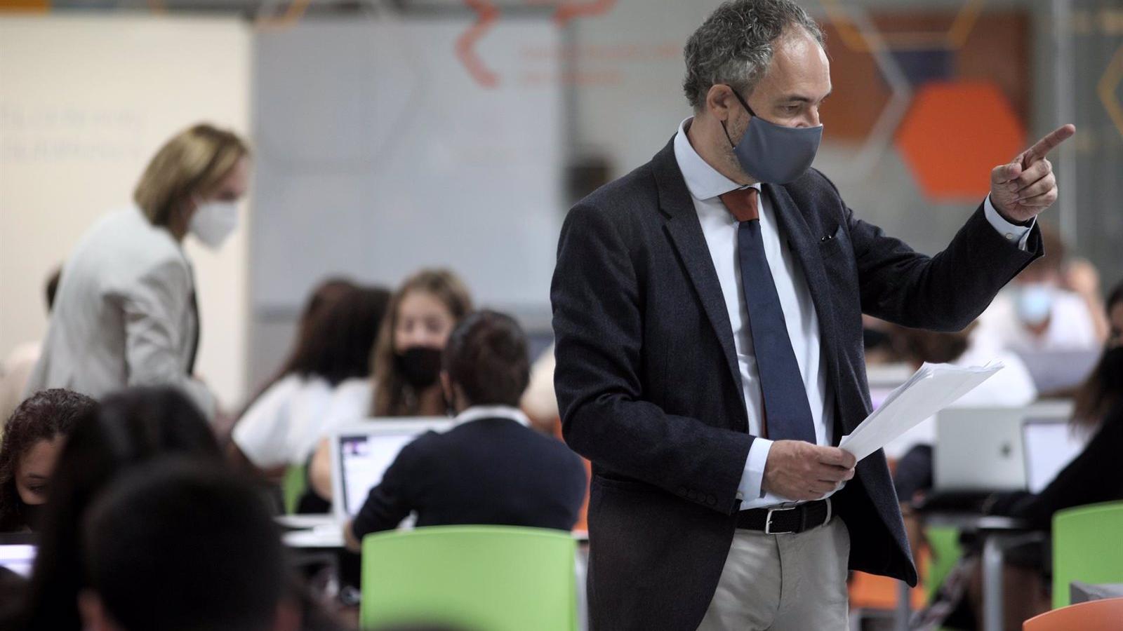 Se abre la autocita para la tercera dosis de los profesores