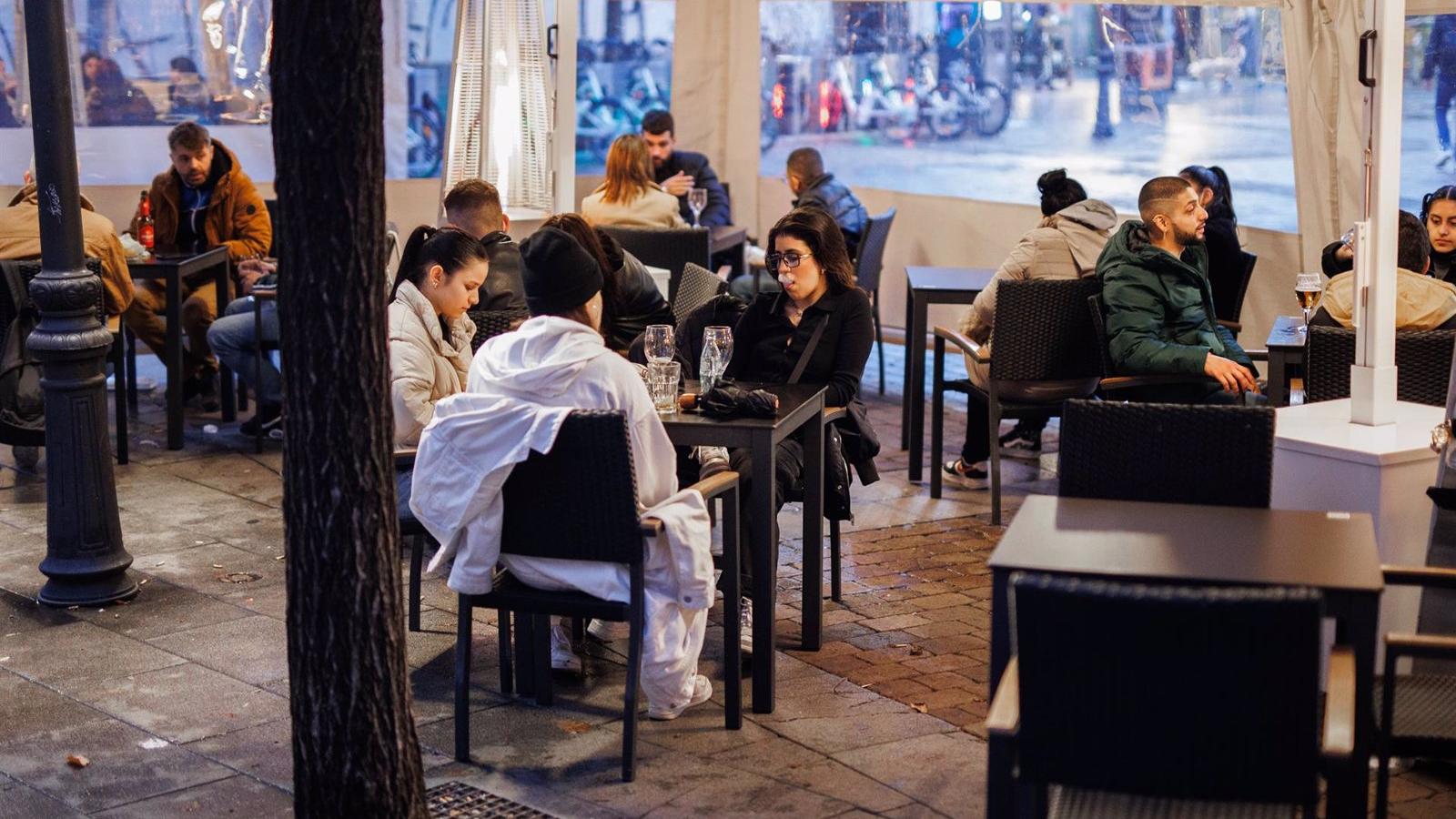 Las terrazas Covid se prorrogan por la sexta ola hasta el 31 de enero de 2022