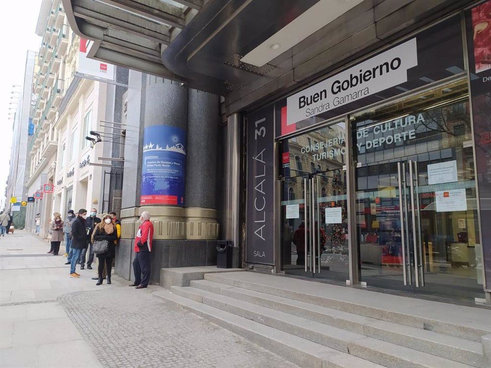 La Comunidad reparte ejemplares de 'La gota de sangre' de Pardo Bazán en el marco del centenario de su fallecimiento