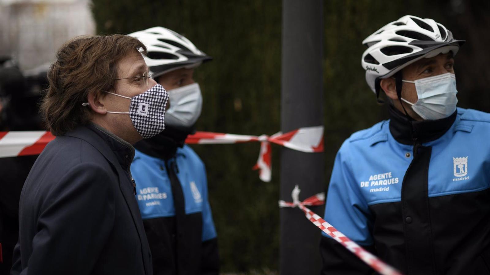 Martínez-Almeida carga contra Pedro Sánchez por "los 50 céntimos" por madrileño de las primeras ayudas tras 'Filomena'