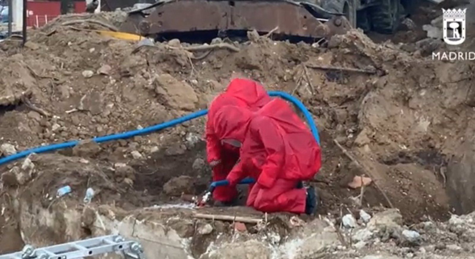 Controladas las fugas de gas propano, con quema controlada, en las obras de un solar en Mirasierra