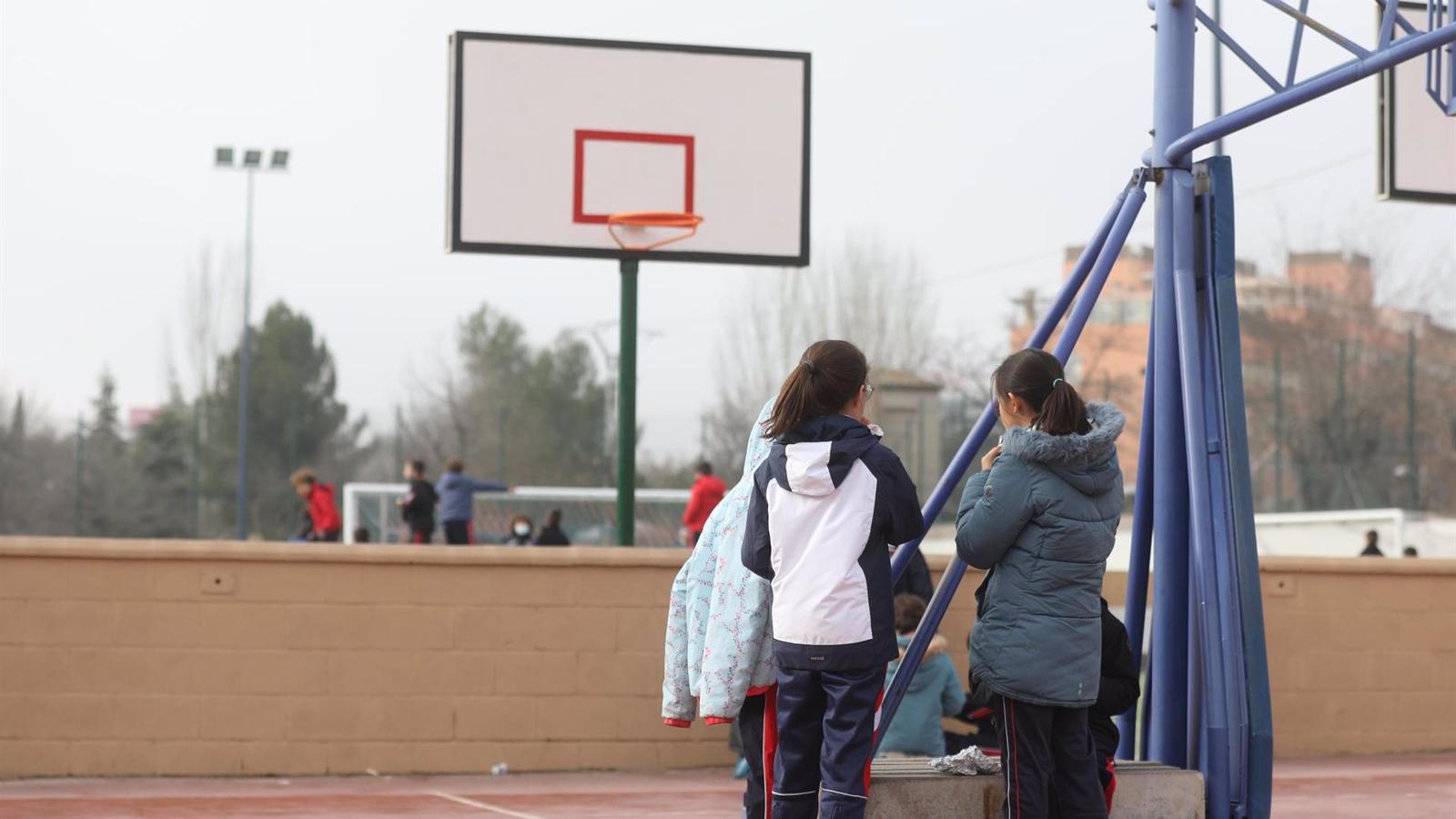 Los centros públicos y concertados de la región tienen 6.519 profesores de baja, 3.700 de ellos por Covid-19