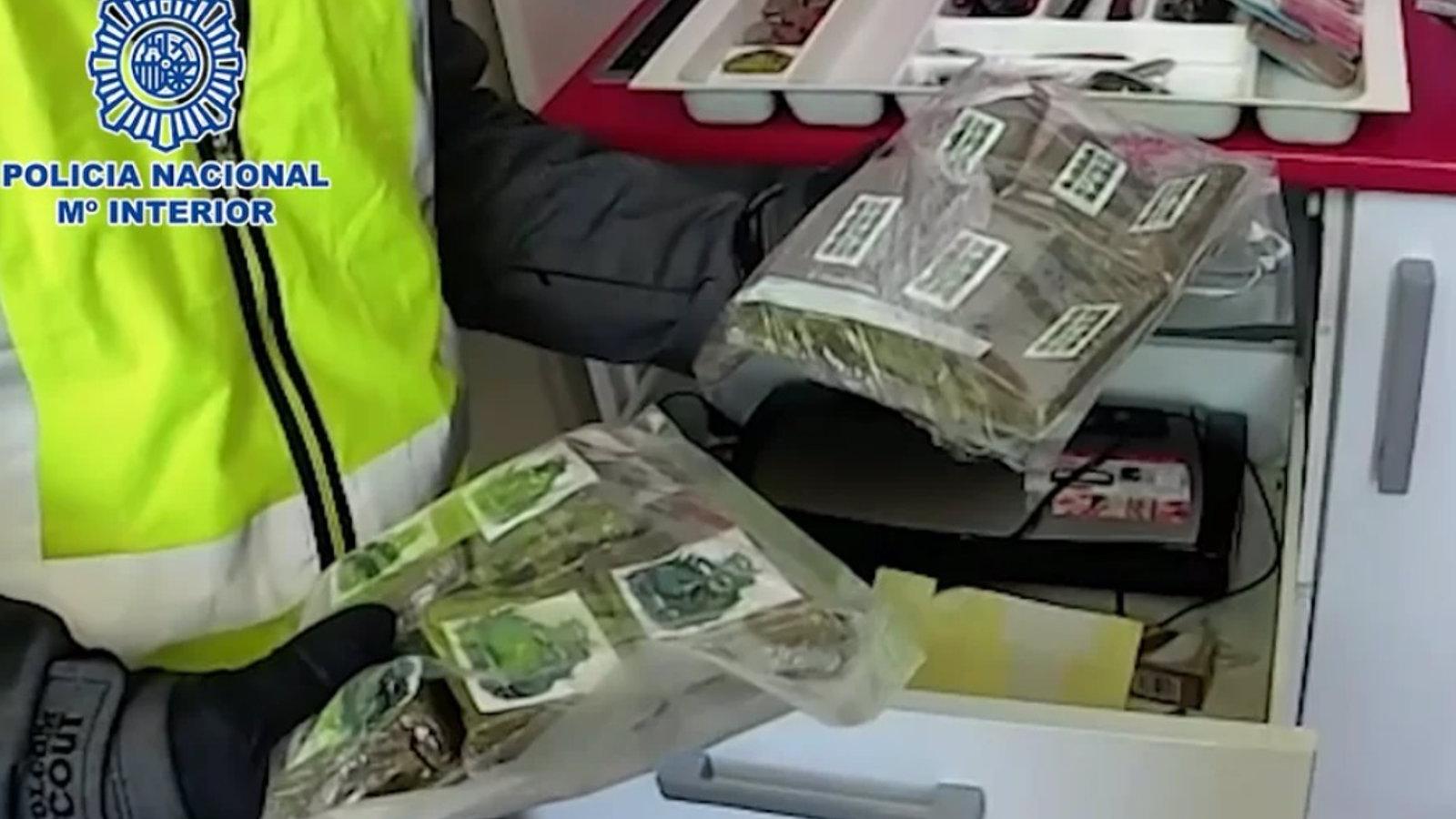 Desmantelados dos narcopisos con tres detenidos en San Sebastián de los Reyes