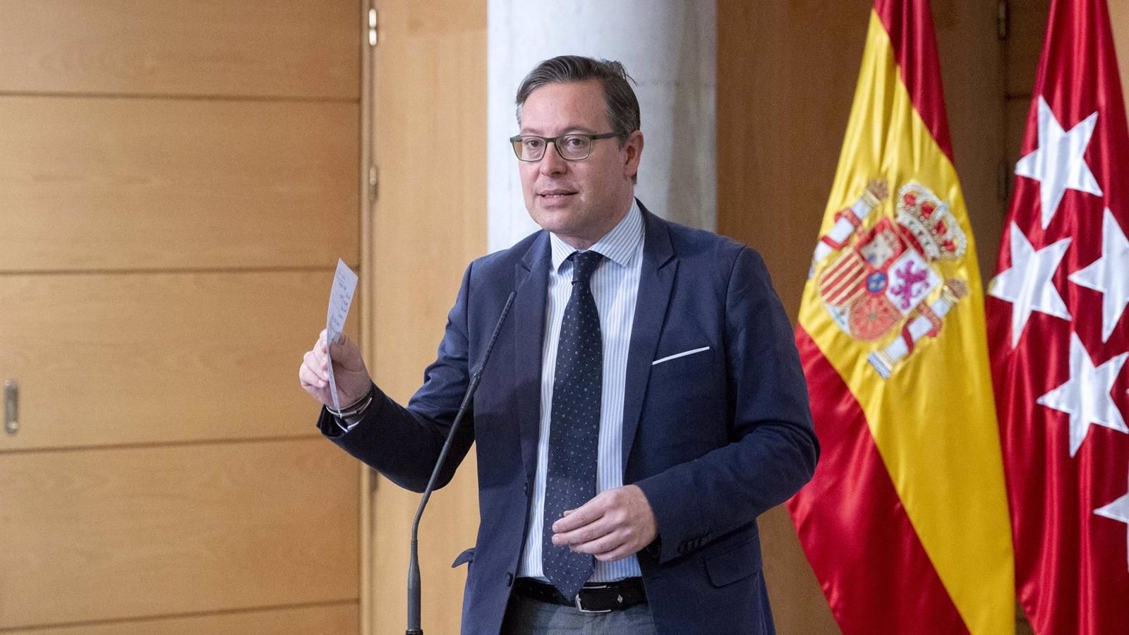 Serrano llama a no convertir el caso de las menores tuteladas en "un foco" y dice que Comunidad hace lo que está en su mano