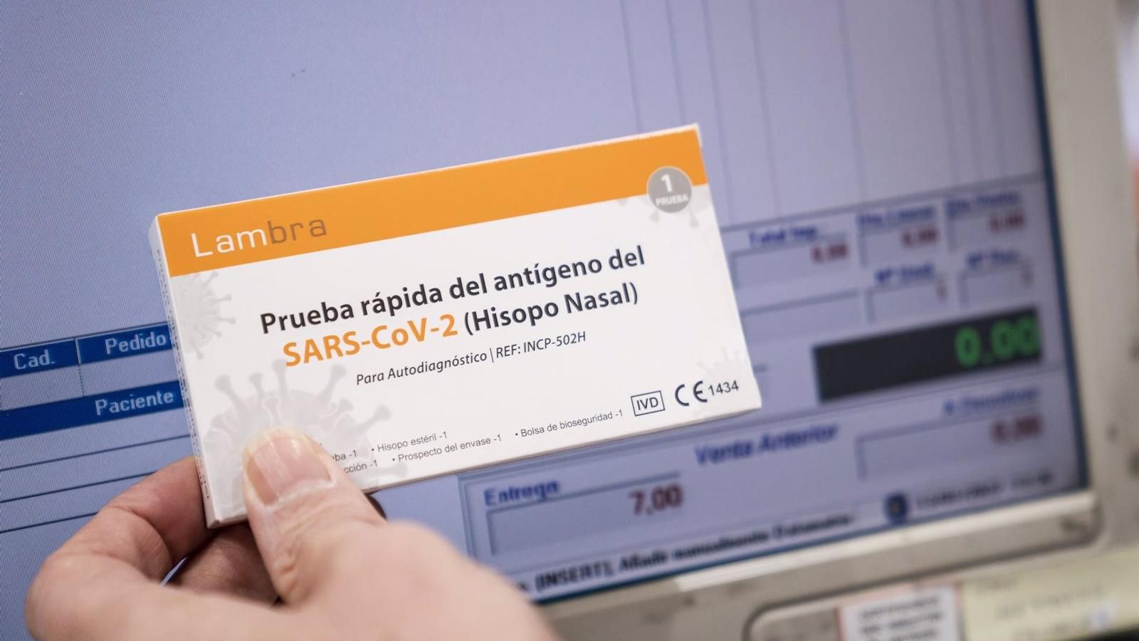 Escudero apuesta por canalizar la venta de test de antígenos en las farmacia