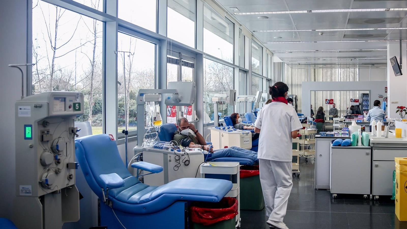 En situación crítica las reservas de sangre de grupos 0+, 0-, A+, A- y B- en los hospitales madrileños