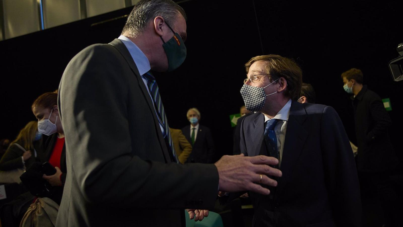 Ortega Smith asegura que el trato personal con Almeida es "muy correcto" aunque en política "no tiene palabra"