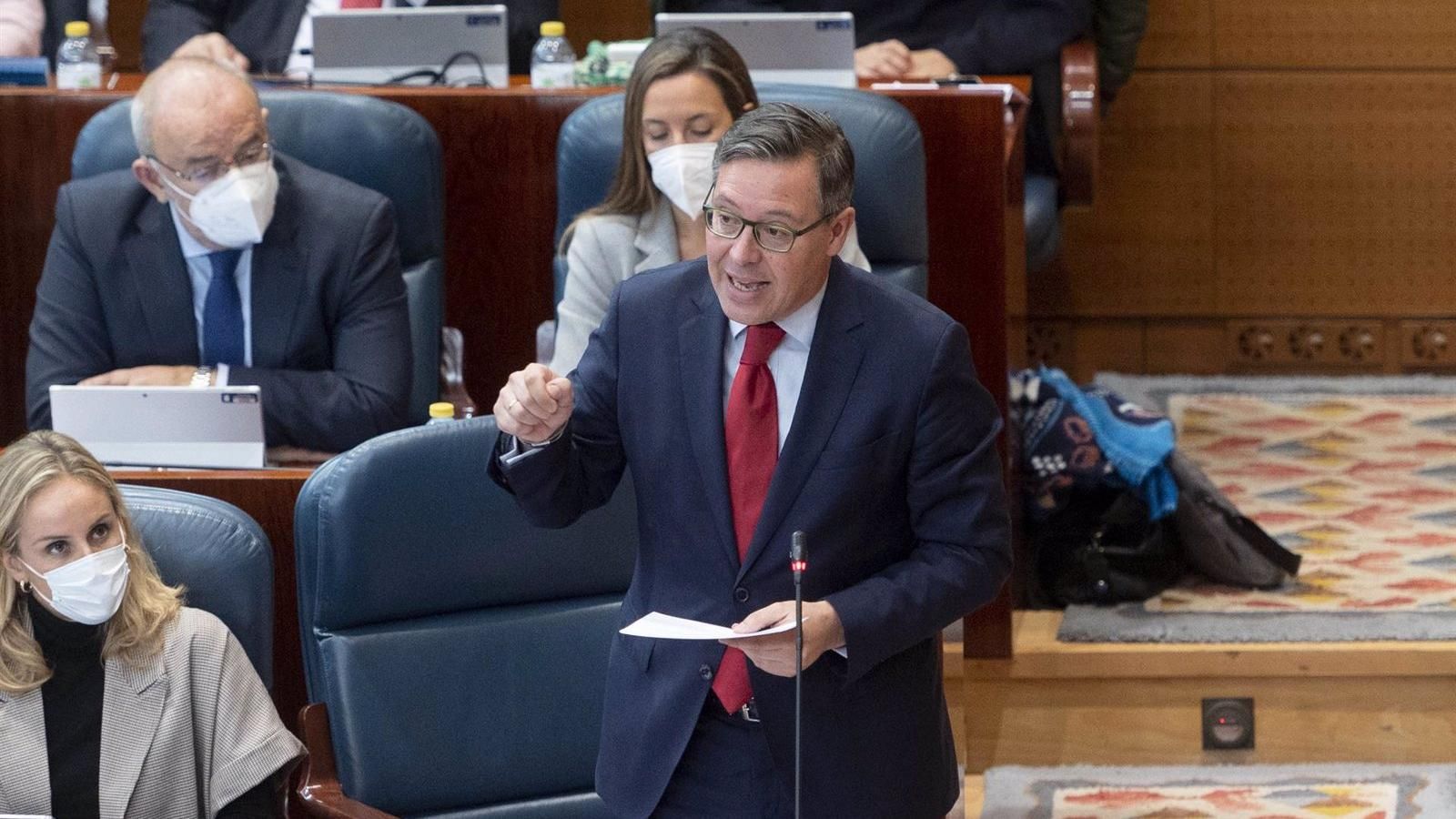 El PP destaca que Ayuso se reúna con la oposición mientras Sánchez "no coge ni el teléfono ni llama" a Casado