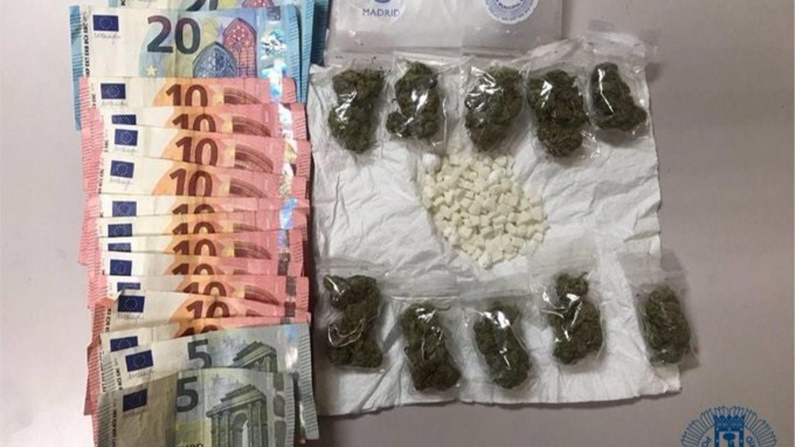 Detenido un joven con diez bolsitas de marihuana y dos de cocaína en Cascorro