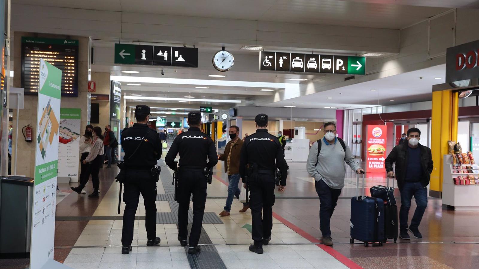 Detenida una mujer en Madrid que trataba de sacar del país a sus dos hijas