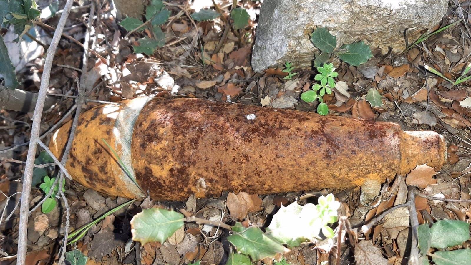 Un vecino localiza una granada de la Guerra Civil en Las Rozas