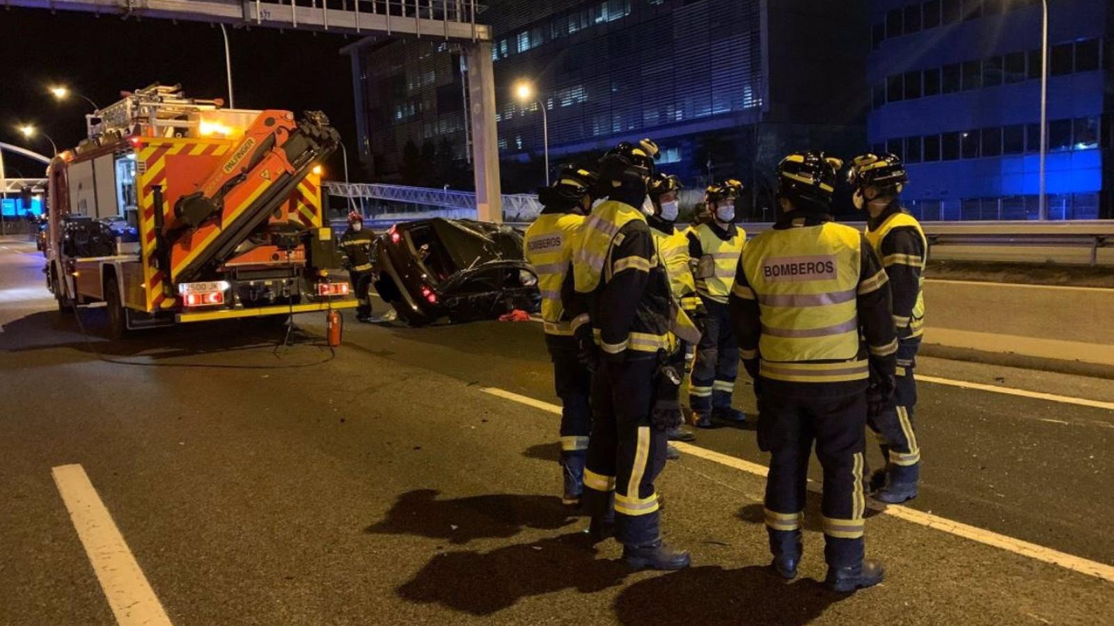 Un muerto y un herido grave en un choque frontal entre dos vehículos en la A-2