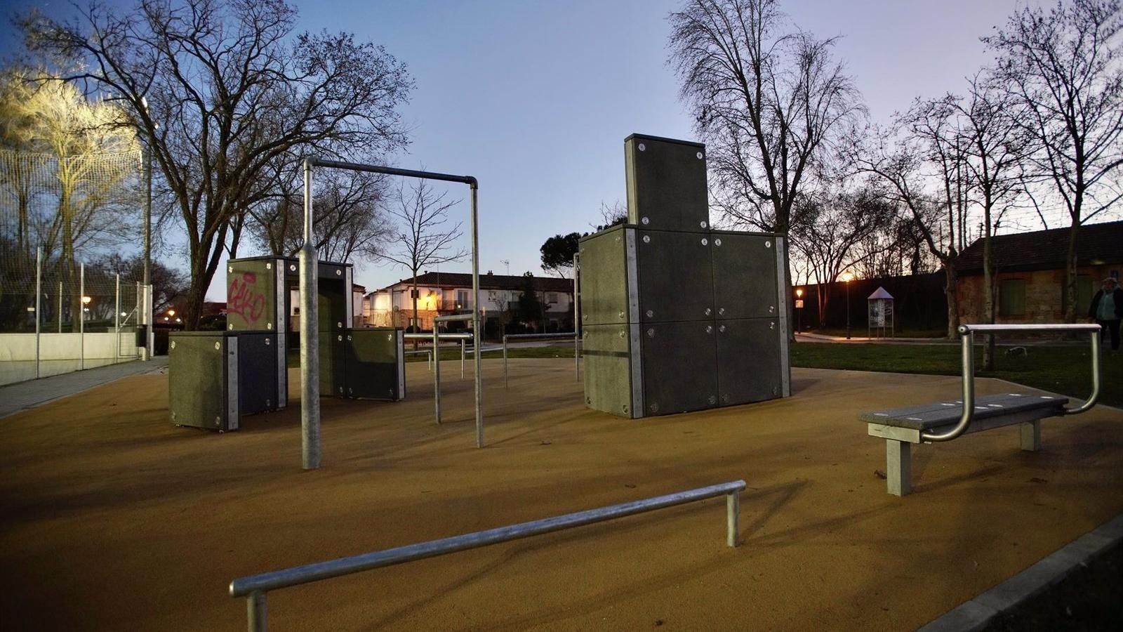 Finalizan los trabajos del nuevo parque infantil, área canina y zona de parkour en Las Matas