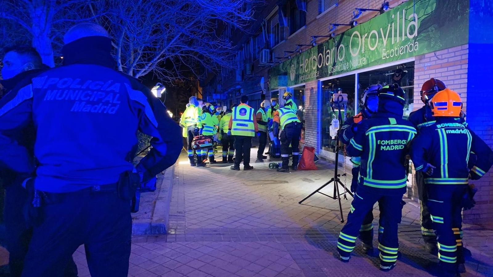 Tres personas intoxicadas por el humo de un incendio en una vivienda en Villaverde