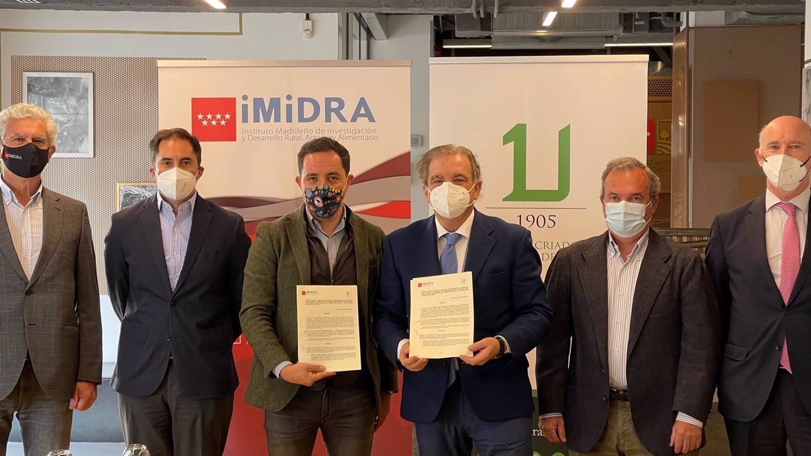 La Comunidad de Madrid firma un convenio para mejorar la genética del toro de lidia y el aumento de rentabilidad de cabaña ganadera