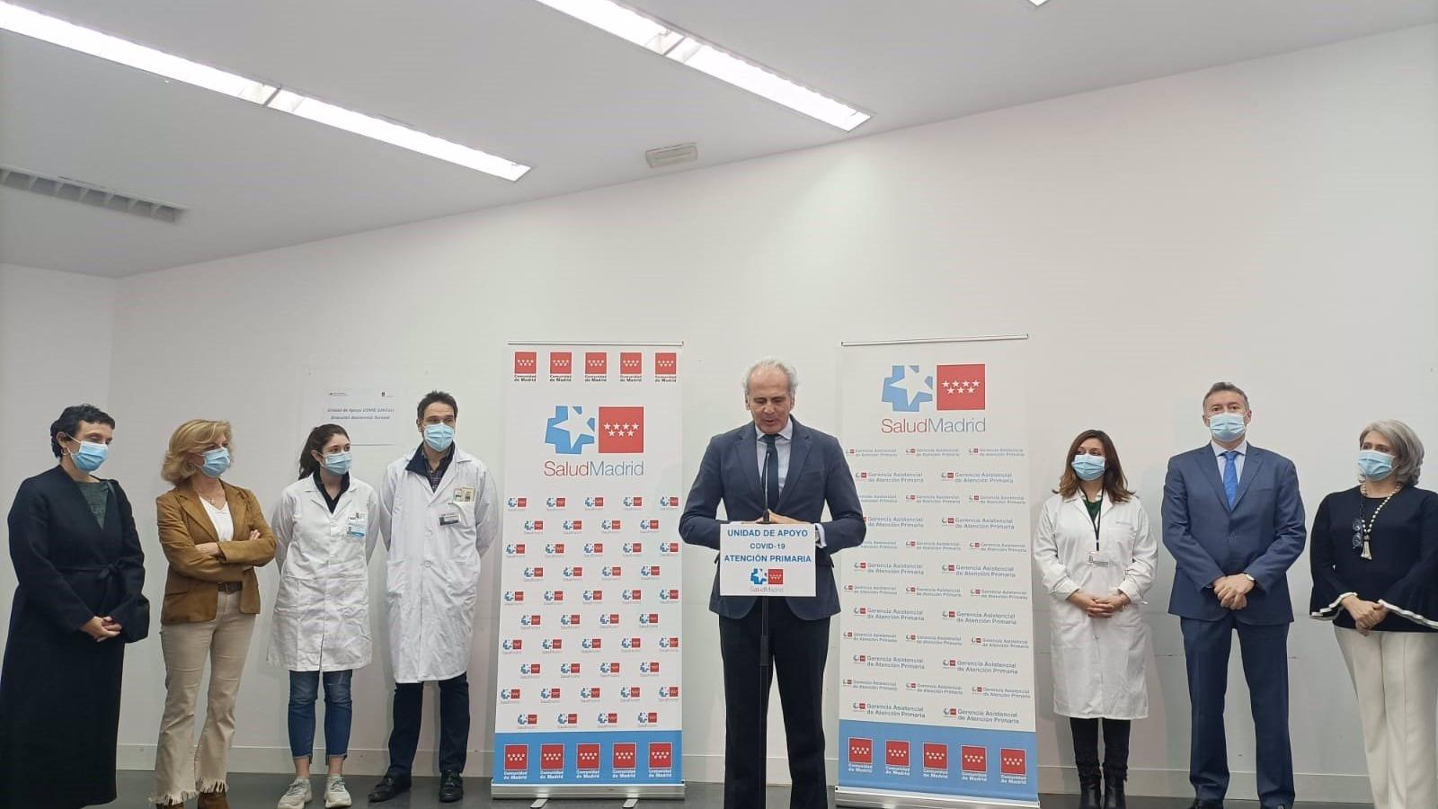 Escudero asegura que la tendencia descendente continúa y admite que la vacunación en el tramo de 18 a 29 años es "bastante inferior"