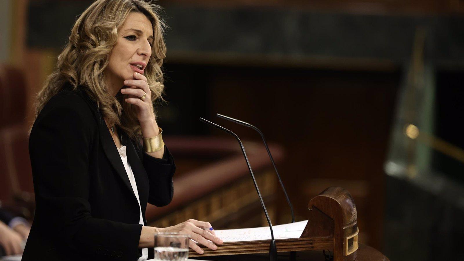 El Gobierno propone elevar el SMI hasta los 996 euros mensuales, 31 euros más que en 2021