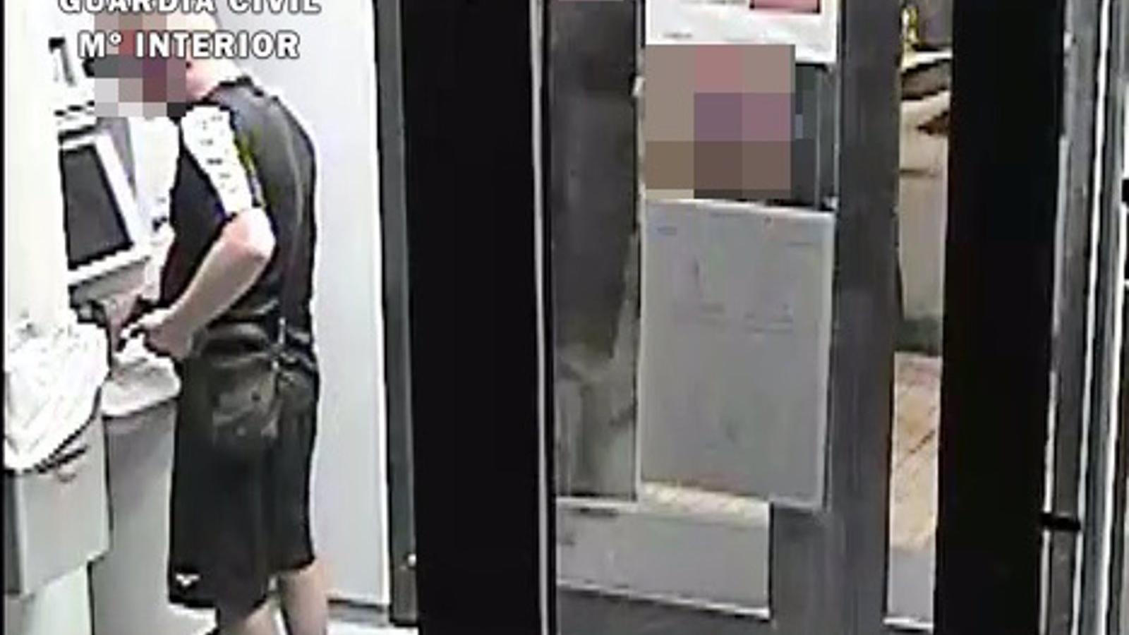 Investigan a siete vecinos de Madrid, Alicante y Murcia por estafar 115.000 euros a una entidad social extremeña