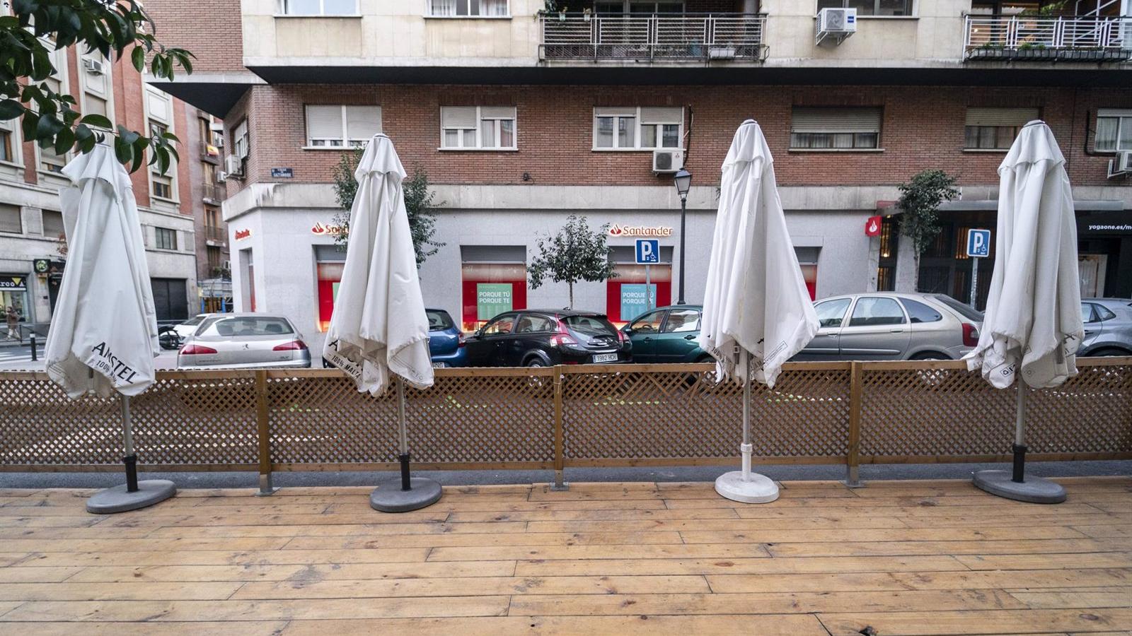 El Ayuntamiento de Madrid reconoce que algunos hosteleros se niegan a levantar las terrazas Covid