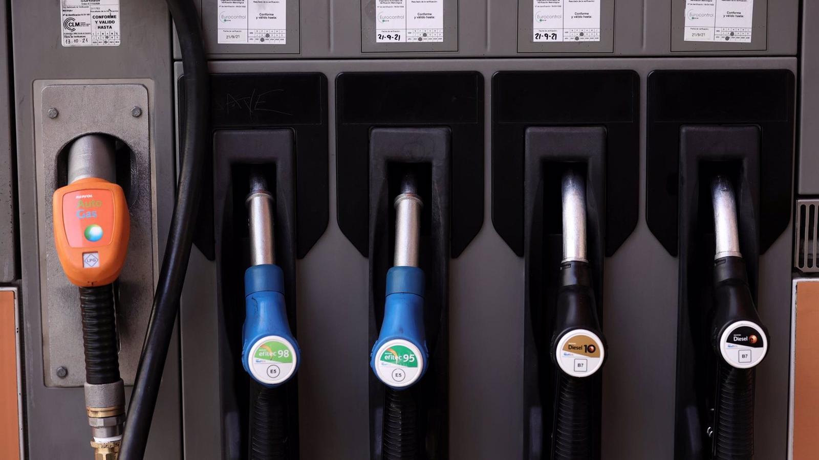 El precio de la gasolina registra un nuevo máximo histórico y ya se encarece un 5,3% en lo que va de año