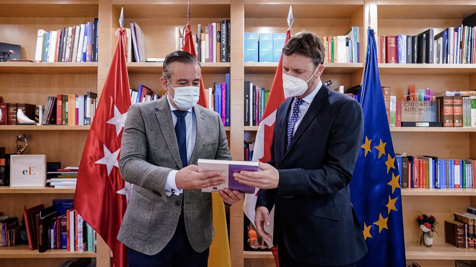 La Comunidad y la embajada de Canadá en España analizan "el creciente interés" en este país por el español