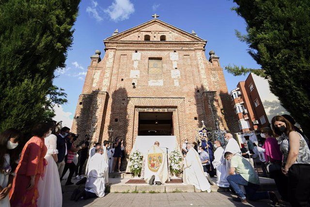 Móstoles | Las cinco Hermandades procesionan juntas por primera vez para rezar por el fin de la pandemia