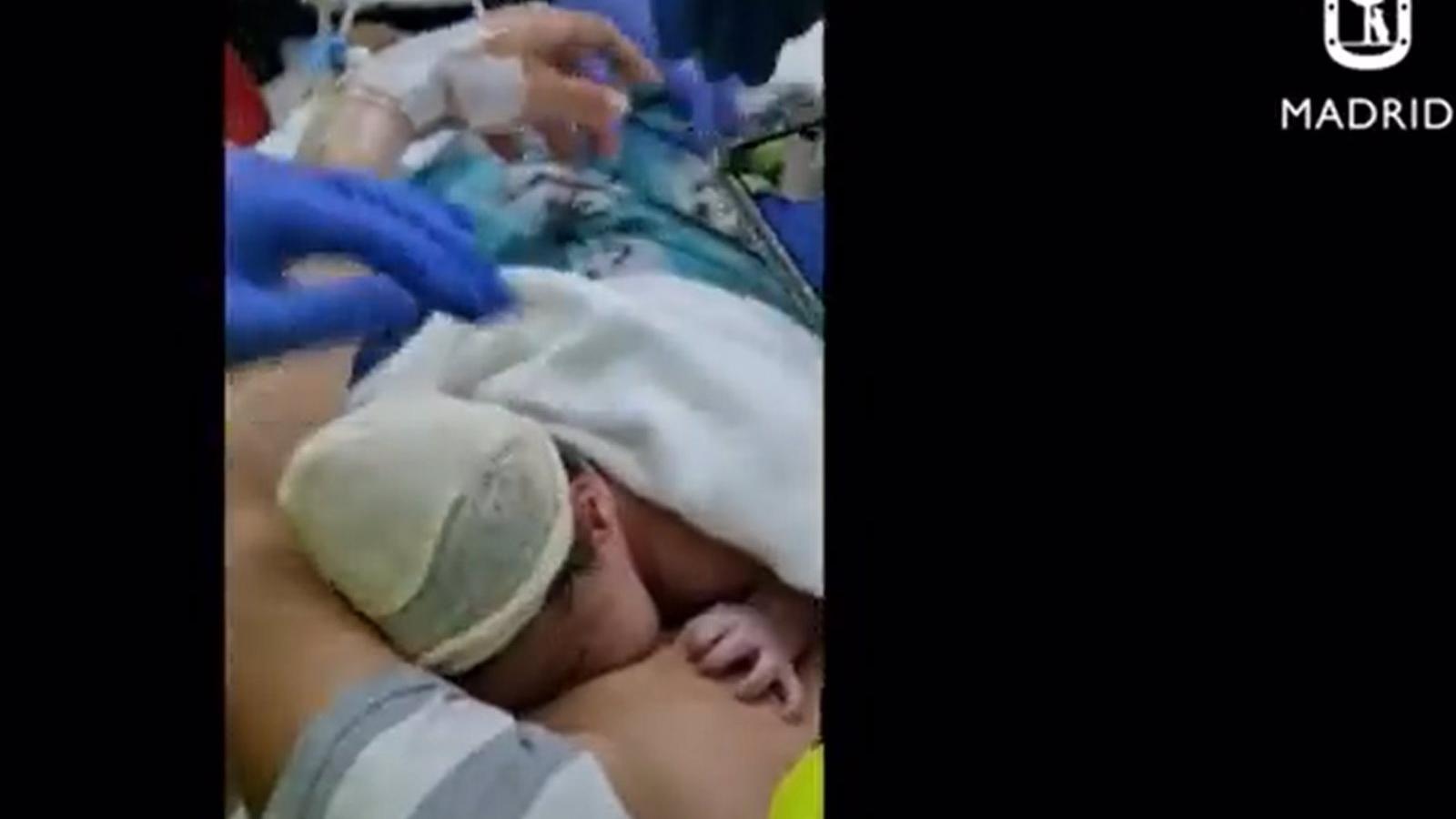 Una mujer de 33 años da a la luz en un centro de acogida con la asistencia de Samur-Protección Civil