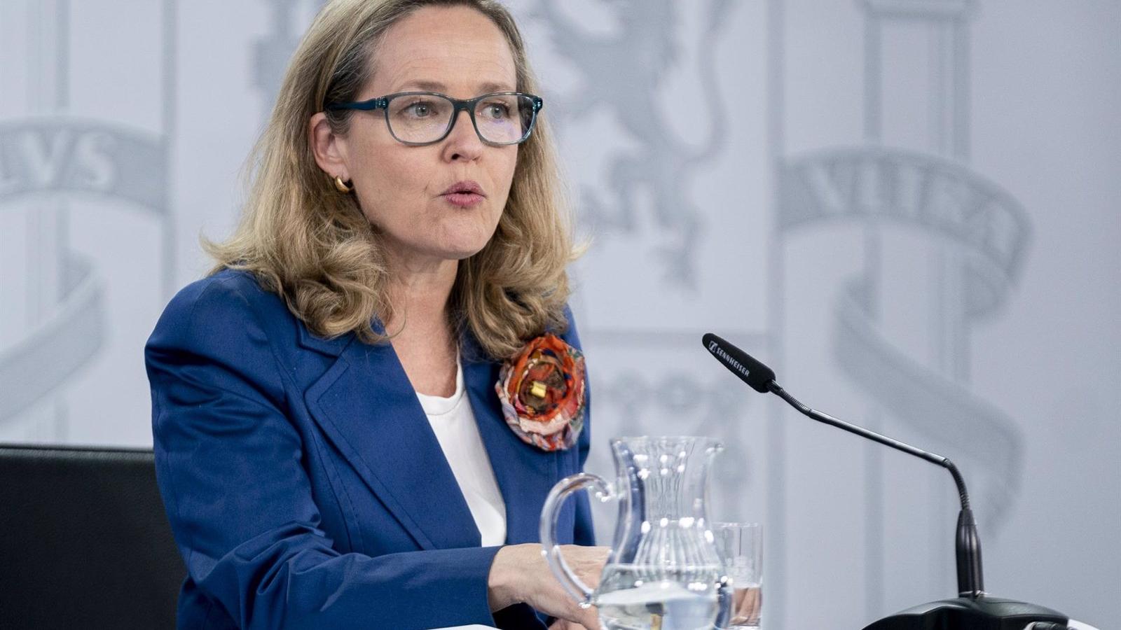 Calviño avisa de que el alza de precios se mantendrá en 2022