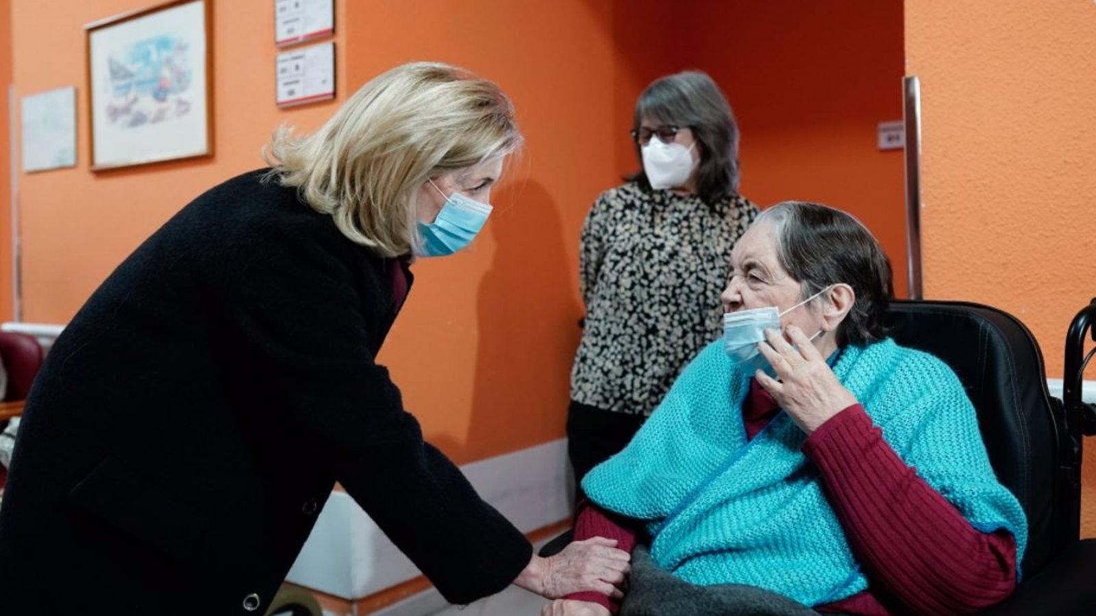 Las cerca de 500 residencias de mayores de la Comunidad vuelven "casi" a la normalidad tras ómicron