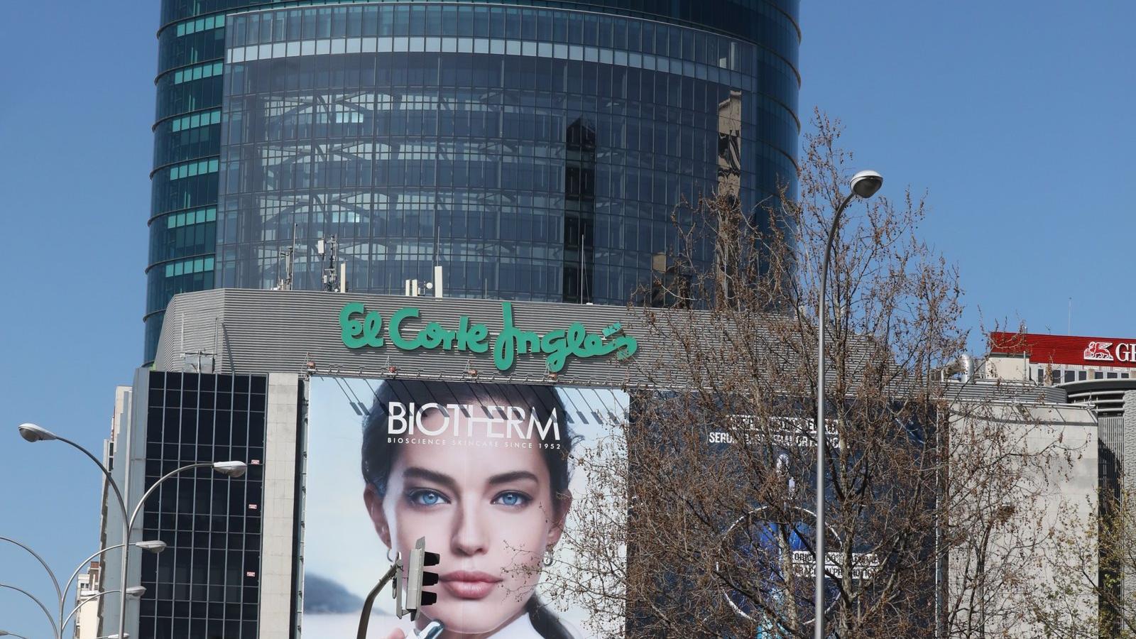 Buscan a una mujer que robó a otro un Rolex en el aparcamiento de un centro comercial de Madrid